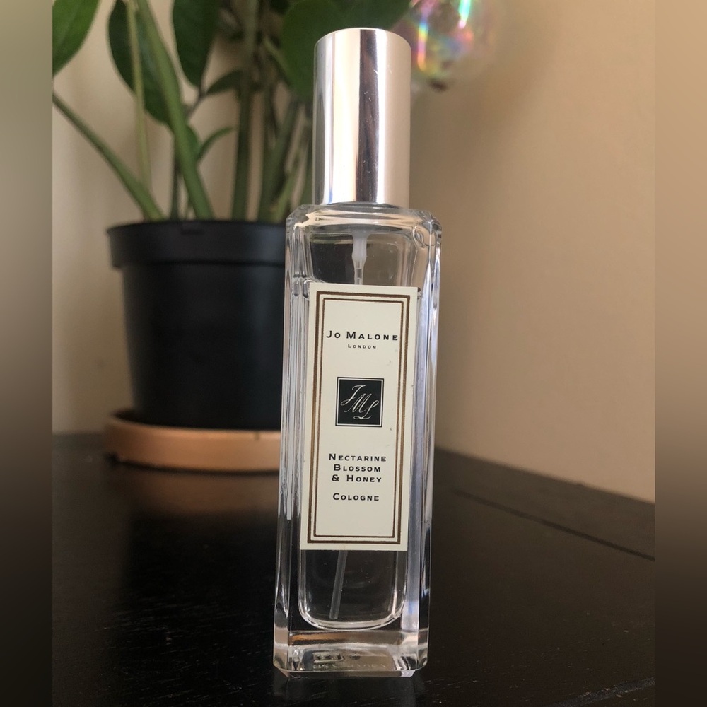 Jo Malone Nectarine Blossom & Honey Fragrance with Silver Cap